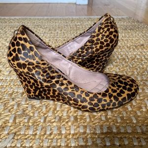 Vince Camuto Cheetah Leopard Print Wedges - image 1